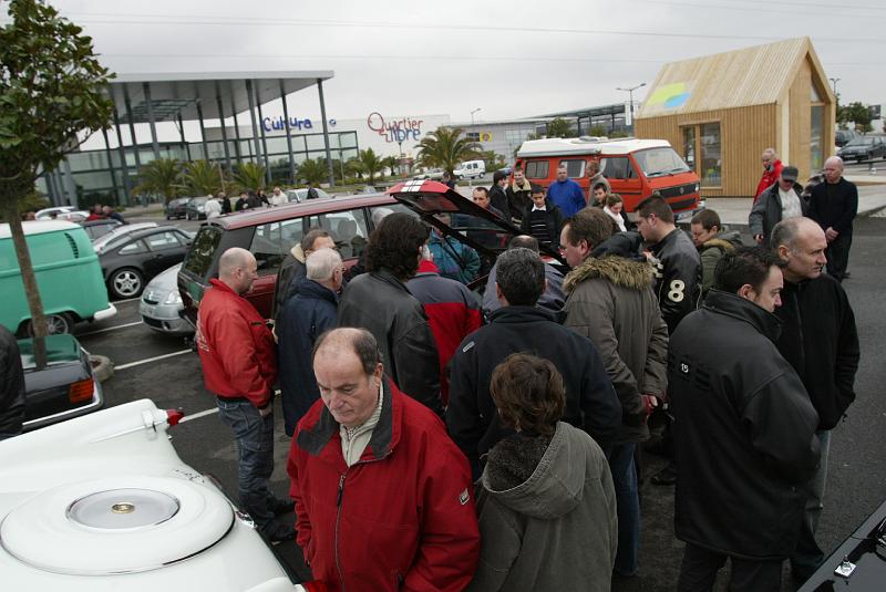 Ferrari 360 Modena Chamenge01.JPG - Beaucoup de monde autour de...